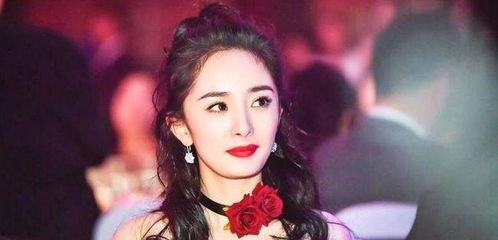 没有背景的明星有哪些,揭秘那些尚未成名的璀璨明星